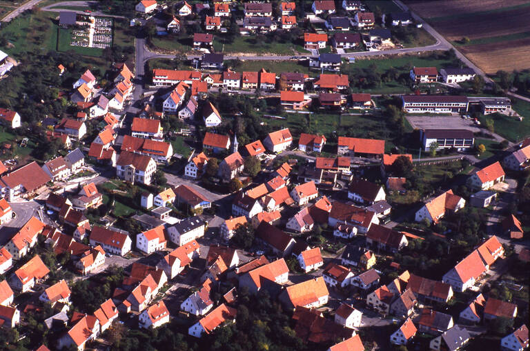 Historische Luftbildaufnahme von Bad Urach-Wittlingen