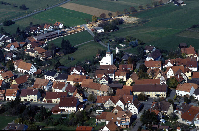 Historische Luftbildaufnahme von Hohenstein-Bernloch