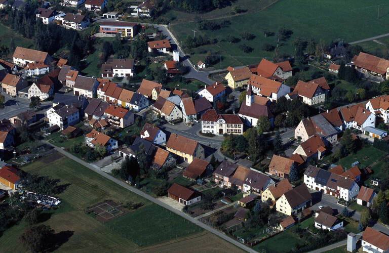 Historische Luftbildaufnahme von Hohenstein-Meidelstetten