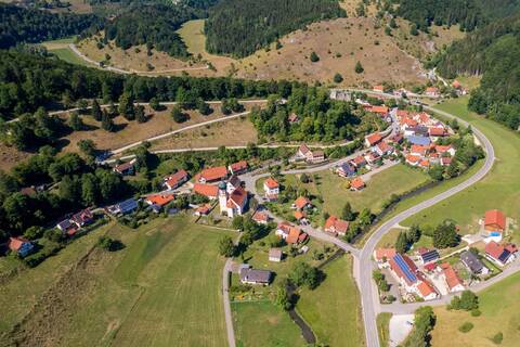 Luftbildaufnahme von Münsingen-Bichishausen