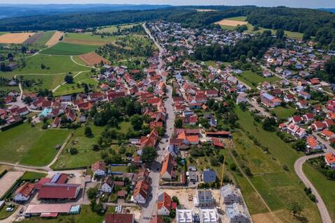 Luftbildaufnahme von Münsingen-Dottingen