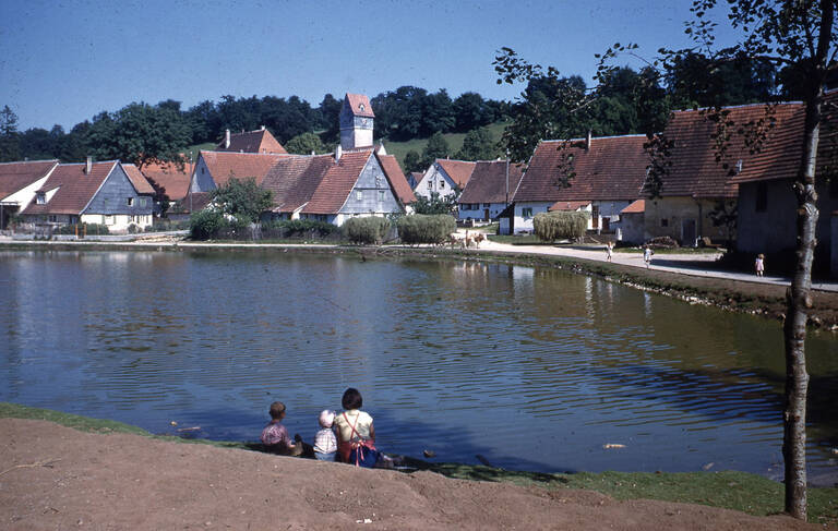 Historische Fotografie von Römerstein-Zainingen. Zu sehen ist vor allem die Zaininger Hüle.