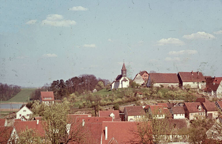 Historische Fotografie von Reutlingen-Altenburg. Zu sehen ist unter anderem die Nikolauskirche Altenburg.