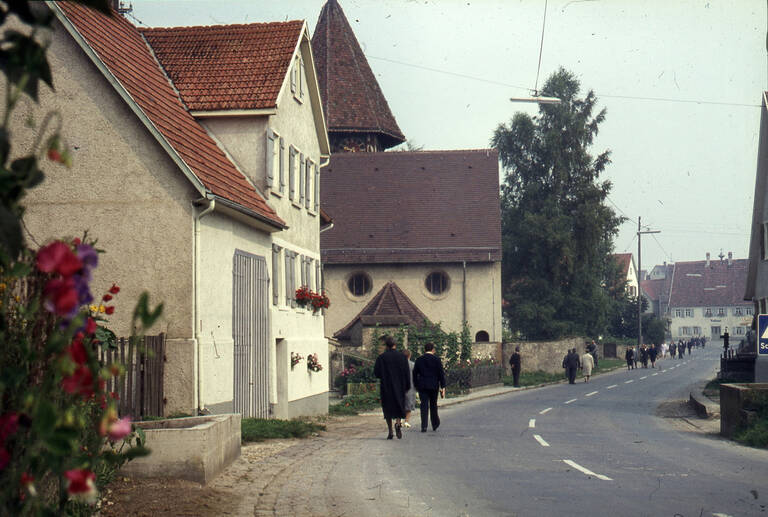 Historische Fotografie einer Straße in Sonnenbühl-Genkingen