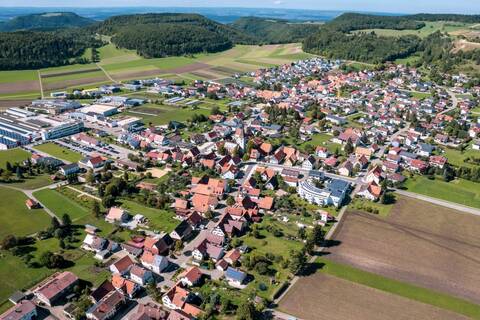 Luftbildaufnahme von Sonnenbühl-Willmandingen